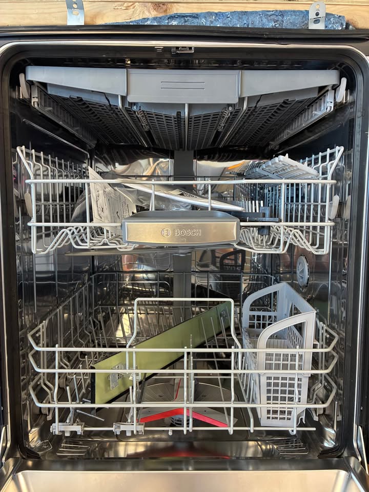 Bosch 800 Series - 24 in. Top Control Built-In Dishwasher with CrystalDry, PrecisionWash with PowerControl & 3rd Rack - Stainless Steel - SHX78DC5N/39