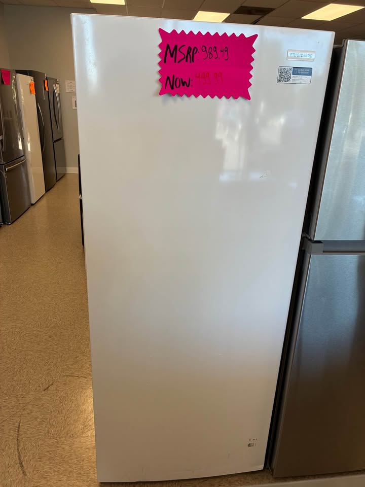 Frigidaire - 28 in. 16 Cu. Ft. Garage-Ready Convertible Frost-Free Upright Freezer with EvenTemp Cooling - White - FFUE1626AW