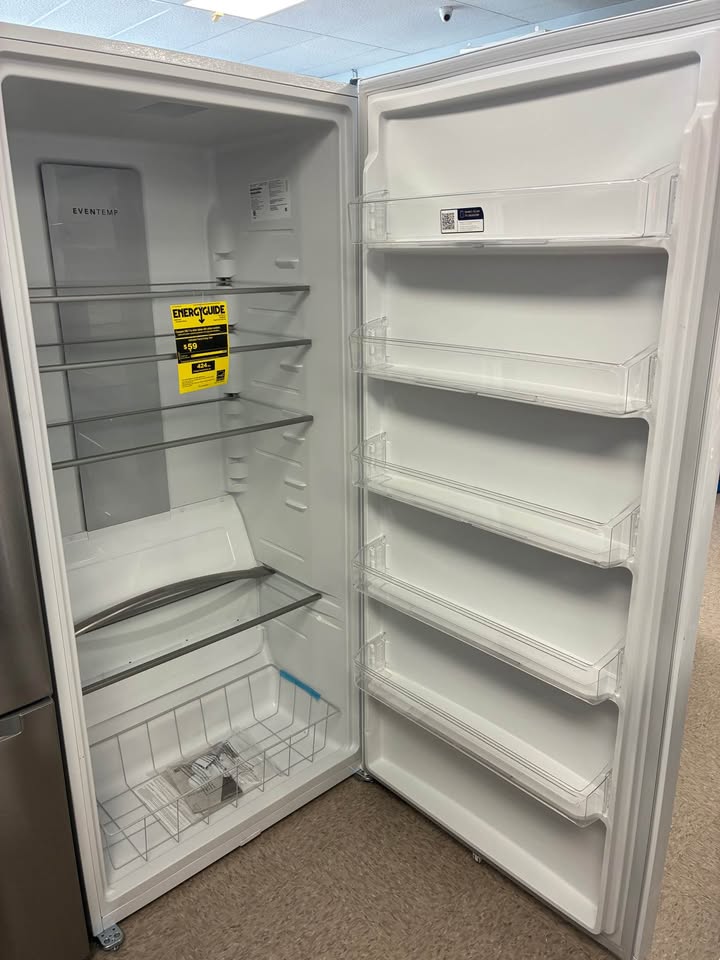 Frigidaire - 33 in. 20 Cu. Ft. Garage-Ready Frost-Free Upright Freezer with EvenTemp Cooling & Power Outage Assurance - White - FFUE2024AWG