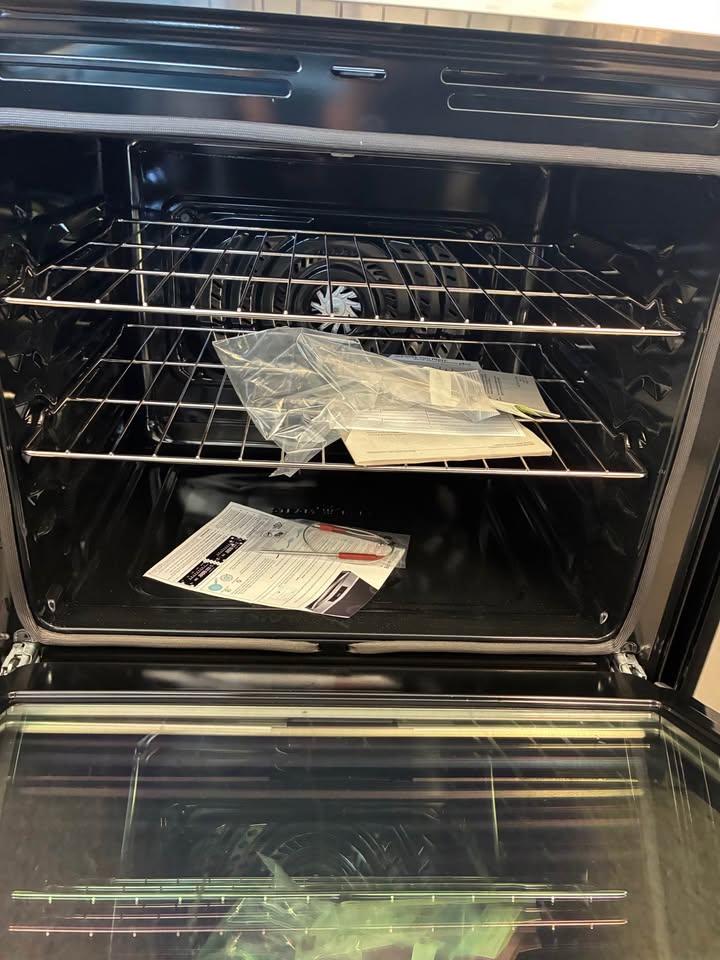 Frigidaire Gallery - 30 in. 6.2 Cu. Ft. Front-Control Induction Range with Total Convection, Air Fry & No Preheat - Stainless Steel - GCFI3060BFF