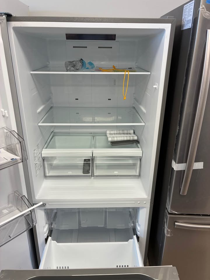 Midea - 30 in. 18.7 Cu. Ft. Garage-Ready Bottom-Freezer Refrigerator with Reversible Door, LED Lighting & Electronic Controls - Stainless Steel - MRB19B7AST