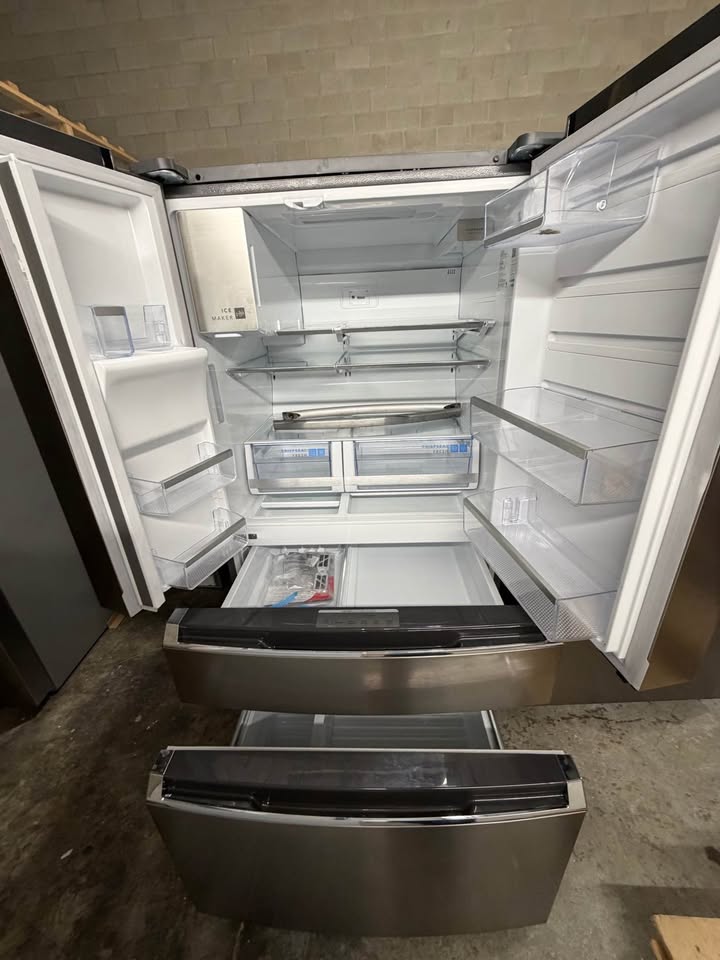 Frigidaire Gallery - 26.3 Cu. Ft. Standard-Depth 4-Door French Door Refrigerator with Custom-Flex Temp Drawer, Dual Cooling, External Water & Ice Dispenser - Smudge-Proof Stainless Steel - GRMS2773AF06