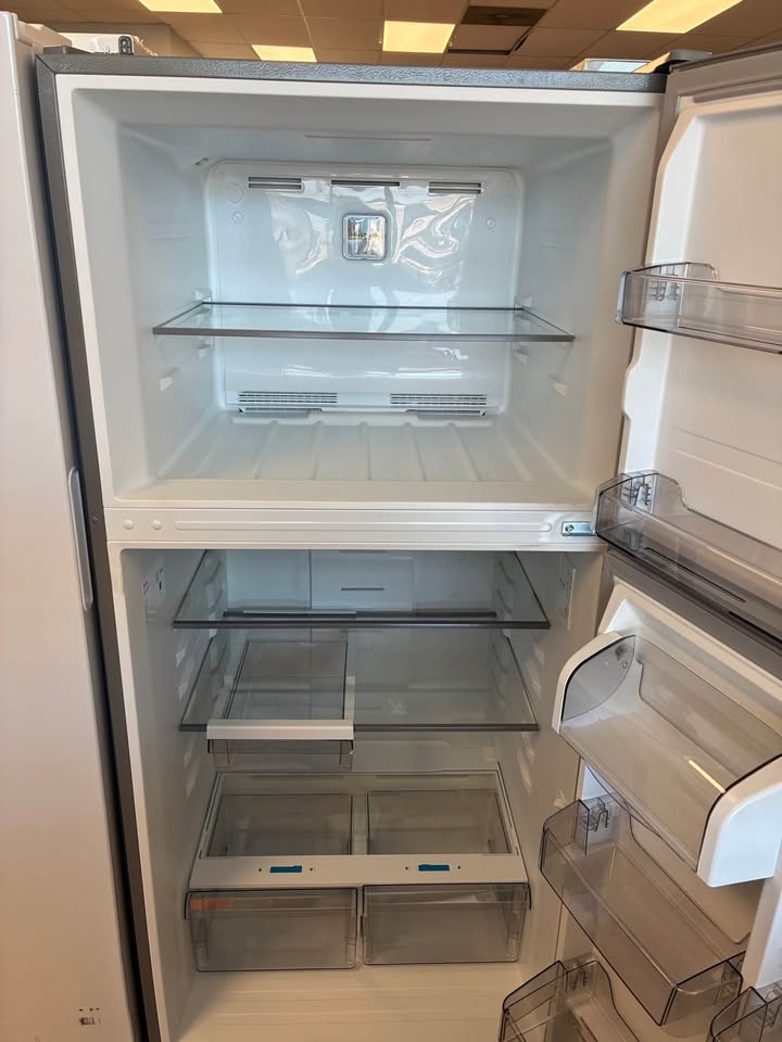 Midea - 30 in. 20.5 Cu. Ft. Garage-Ready Top-Freezer Refrigerator with Reversible Door & Humidity-Controlled Crispers - Stainless Steel - MRT21D3BST