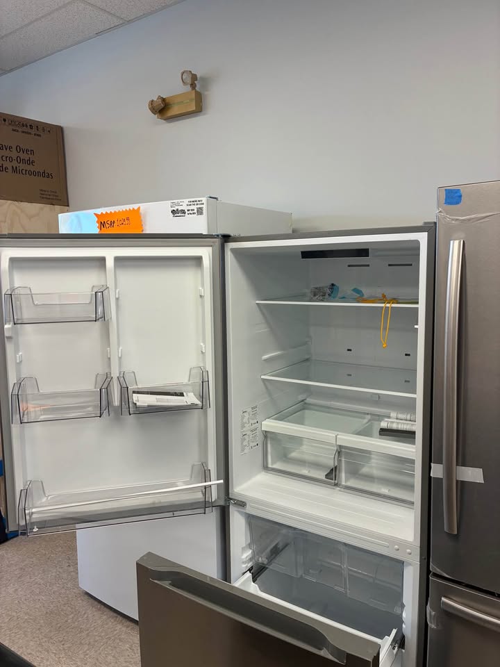 Midea - 30 in. 18.7 Cu. Ft. Garage-Ready Bottom-Freezer Refrigerator with Reversible Door, LED Lighting & Electronic Controls - Stainless Steel - MRB19B7AST