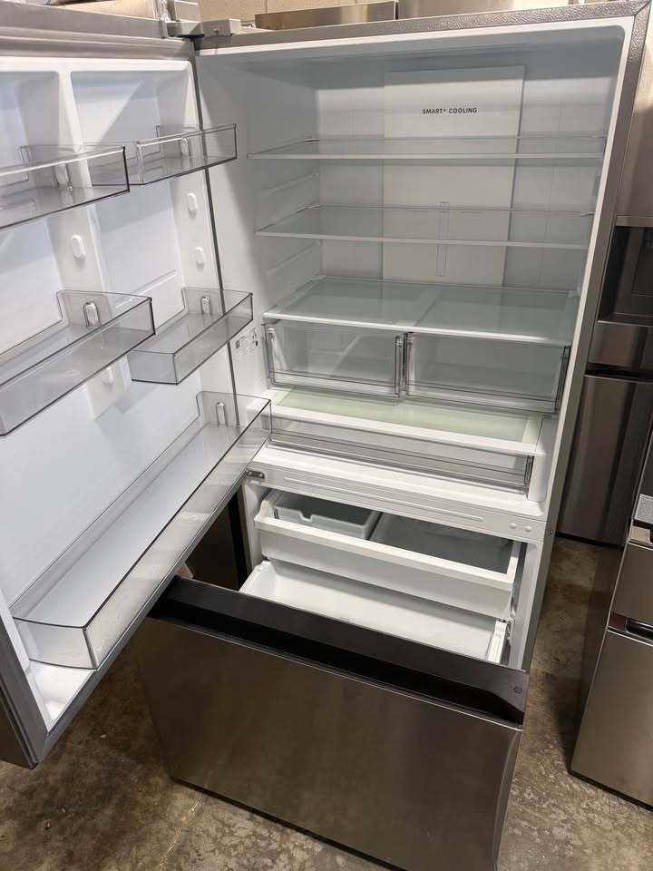 Midea - 23 Cu. Ft. Counter-Depth Bottom-Freezer Refrigerator with Built-In Ice Maker, Reversible Door & Pantry Drawer - Stainless Steel - MRB23D5AST