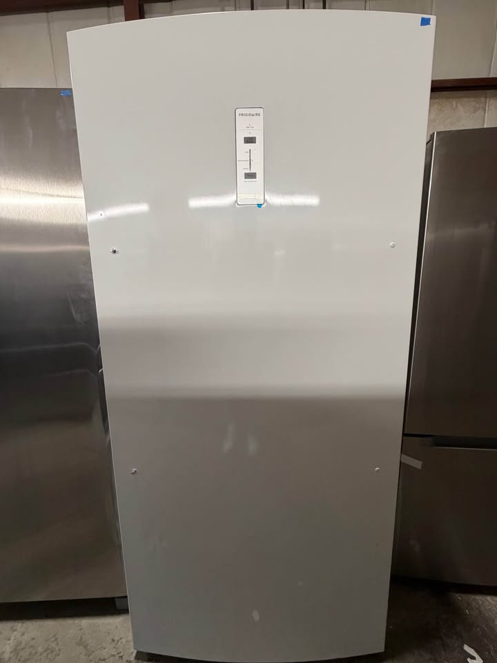 Frigidaire - 20 Cu. Ft. Garage-Ready Frost-Free Upright Freezer with EvenTemp Cooling, Power Outage Assurance & Adjustable Glass Shelves - Carbon - FFUE2024ANG