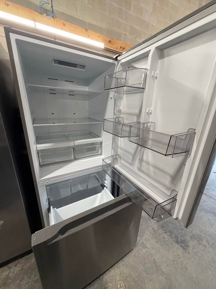 Midea - 18.7 Cu. Ft. Garage-Ready Bottom-Freezer Refrigerator with Frost-Free Cooling, Reversible Door & LED Lighting - Stainless Steel - MRB19B7AST