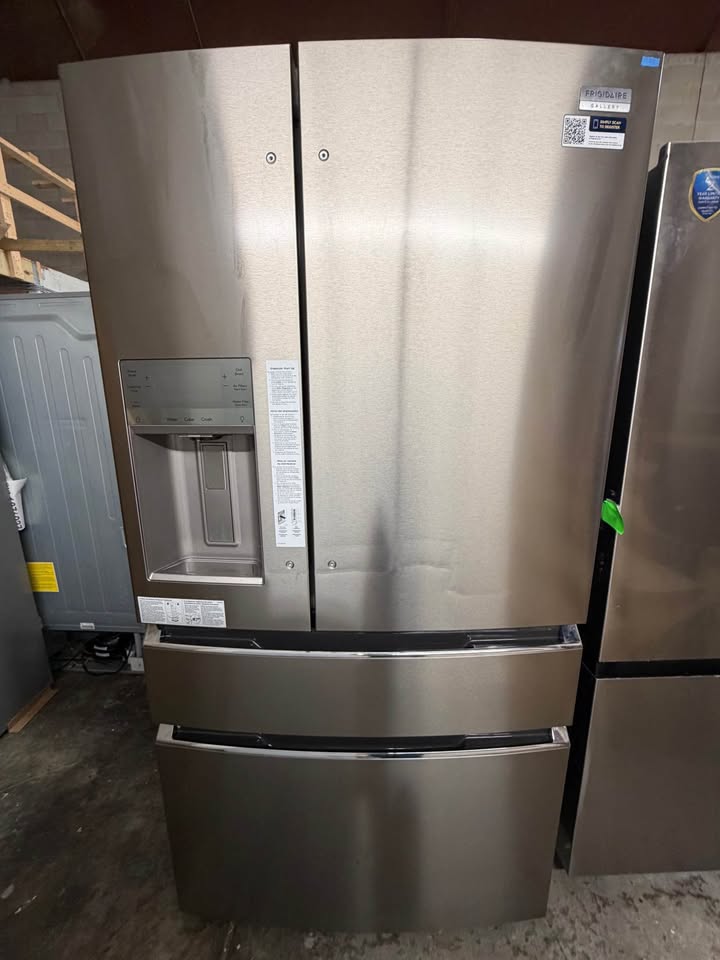 Frigidaire Gallery - 26.3 Cu. Ft. Standard-Depth 4-Door French Door Refrigerator with Custom-Flex Temp Drawer, Dual Cooling, External Water & Ice Dispenser - Smudge-Proof Stainless Steel - GRMS2773AF06
