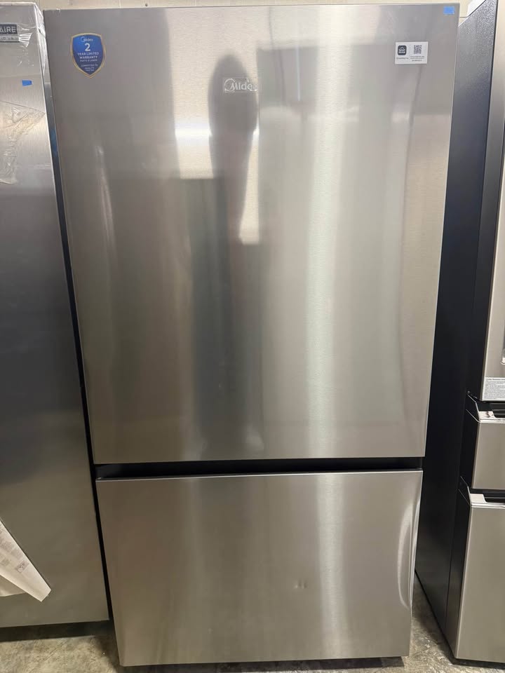 Midea - 23 Cu. Ft. Counter-Depth Bottom-Freezer Refrigerator with Built-In Ice Maker, Reversible Door & Pantry Drawer - Stainless Steel - MRB23D5AST