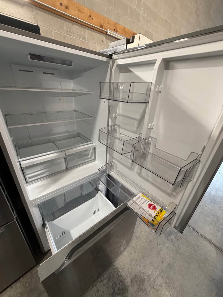 Midea - 18.7 Cu. Ft. Garage-Ready Bottom-Freezer Refrigerator with Frost-Free Cooling, Reversible Door & LED Lighting - Stainless Steel - MRB19B7AST