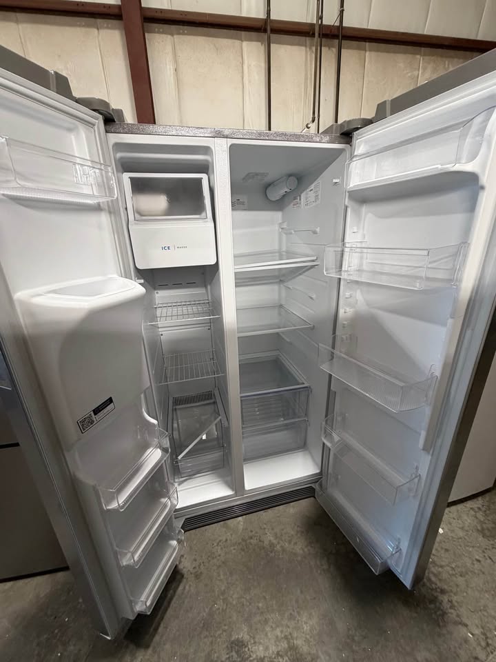 Frigidaire - 25.6 Cu. Ft. Standard-Depth Side-by-Side Refrigerator with EvenTemp Cooling, External Water & Ice Dispenser - Stainless Steel - FRSS2623ASN