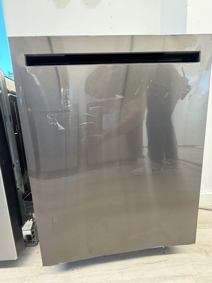 LG - 24" FlushFit Smart Top-Control Dishwasher with 1-Hour Wash & Dry, QuadWash Pro, TrueSteam & Dynamic Heat Dry - PrintProof Black Stainless Steel - LDNPH753D