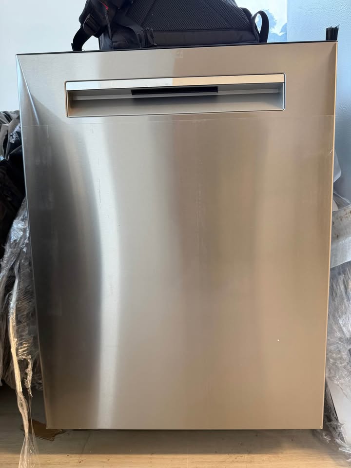 Bosch - 500 Series 24" Smart Top-Control Dishwasher with AutoAir, TimeLight, Zone Wash, 3rd Rack & 44 dBA Quiet Operation - Stainless Steel Anti-Fingerprint - SHP65DC5N/34