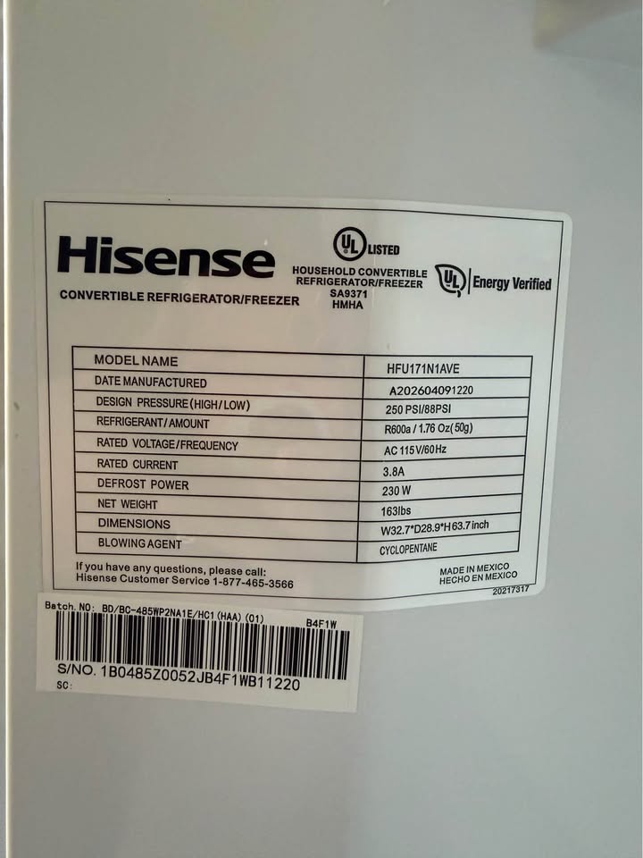 Hisense - 17 Cu. Ft. Garage-Ready Frost-Free Convertible Upright Freezer with LED Lighting, Reversible Door & Seal Break Handle - Silver - HFU171N1AVE
