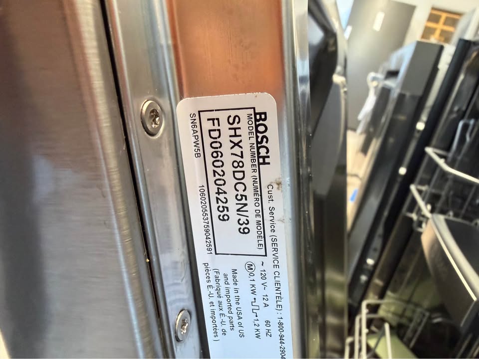 Bosch - 800 Series 24" Top-Control Dishwasher with CrystalDry™, PrecisionWash® with PowerControl™, TimeLight®, 3rd Rack & 42 dBA Quiet Operation - Stainless Steel Anti-Fingerprint - SHX78DC5N/39