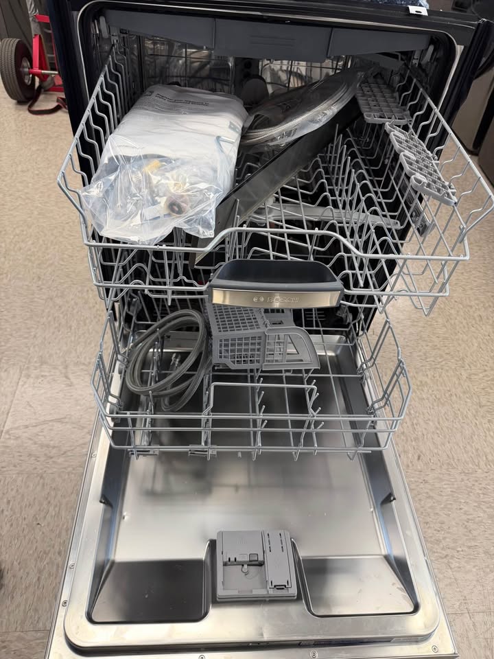 Bosch - 800 Series 24" Top-Control Dishwasher with CrystalDry™, PrecisionWash® with PowerControl™, TimeLight®, 3rd Rack & 42 dBA Quiet Operation - Stainless Steel Anti-Fingerprint - SHX78DC5N/39