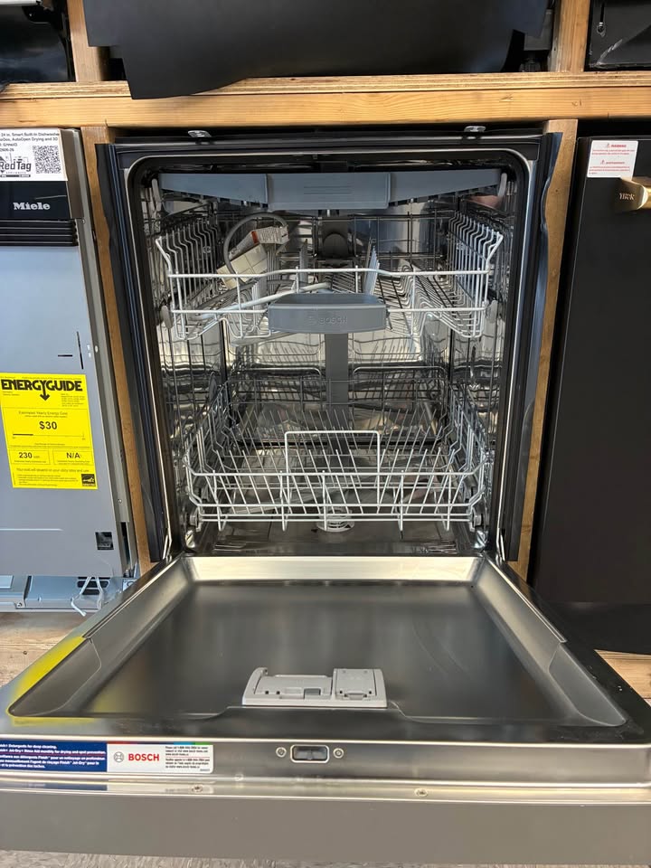 Bosch - 300 Series 24" Front-Control Dishwasher with PrecisionWash®, PureDry®, Standard 3rd Rack & 48 dBA Quiet Operation - Stainless Steel - SHE43DM5N/34