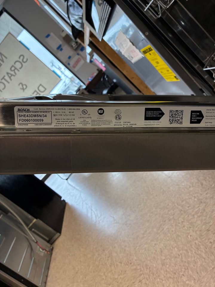 Bosch - 300 Series 24" Front-Control Dishwasher with PrecisionWash®, PureDry®, Standard 3rd Rack & 48 dBA Quiet Operation - Stainless Steel - SHE43DM5N/34