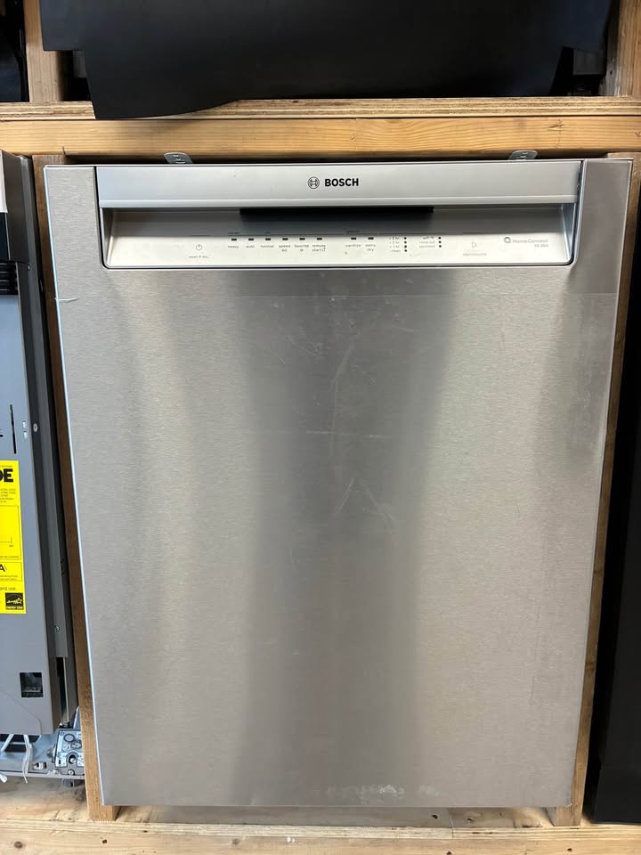 Bosch - 300 Series 24" Front-Control Dishwasher with PrecisionWash®, PureDry®, Standard 3rd Rack & 48 dBA Quiet Operation - Stainless Steel - SHE43DM5N/34