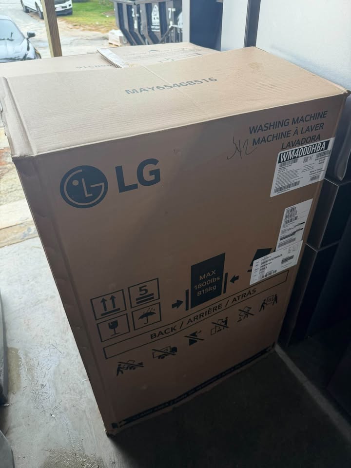 LG - 4.5 Cu. Ft. Ultra Large Capacity Smart Front Load Washer with TurboWash™ 360°, Steam, AI Wash & ThinQ® Wi-Fi - Black Steel - WM4000HBA