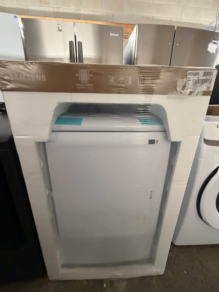 Samsung - 7.2 Cu. Ft. Vented Electric Dryer with Sensor Dry, 8 Preset Drying Cycles & Reversible Door - White - DVE41A3000W