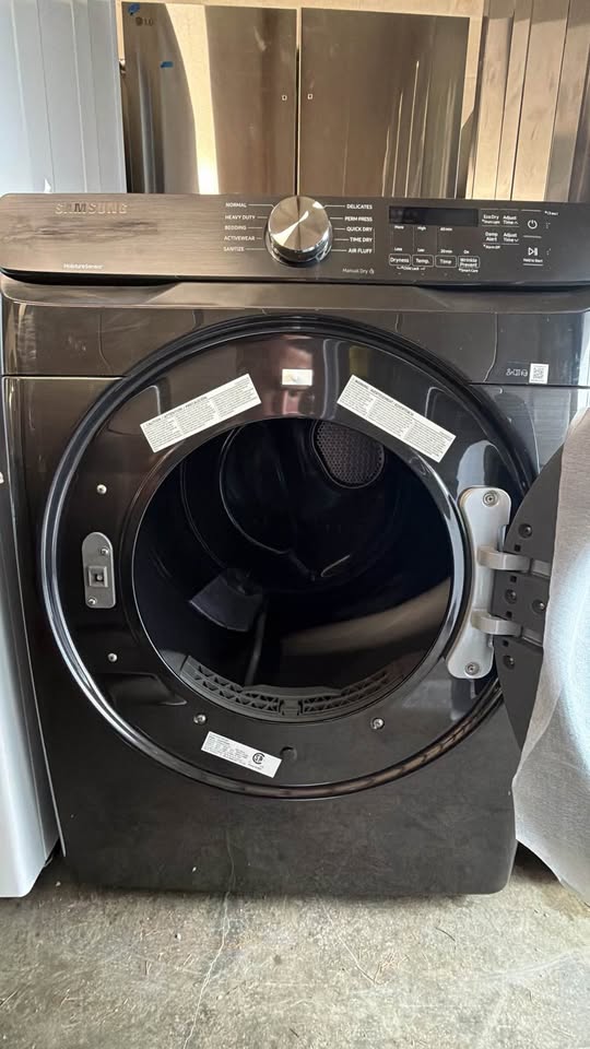 Samsung - 7.5 Cu. Ft. Stackable Electric Dryer with Sensor Dry, Smart Care & Reversible Door - Brushed Black - DVE45T6000V