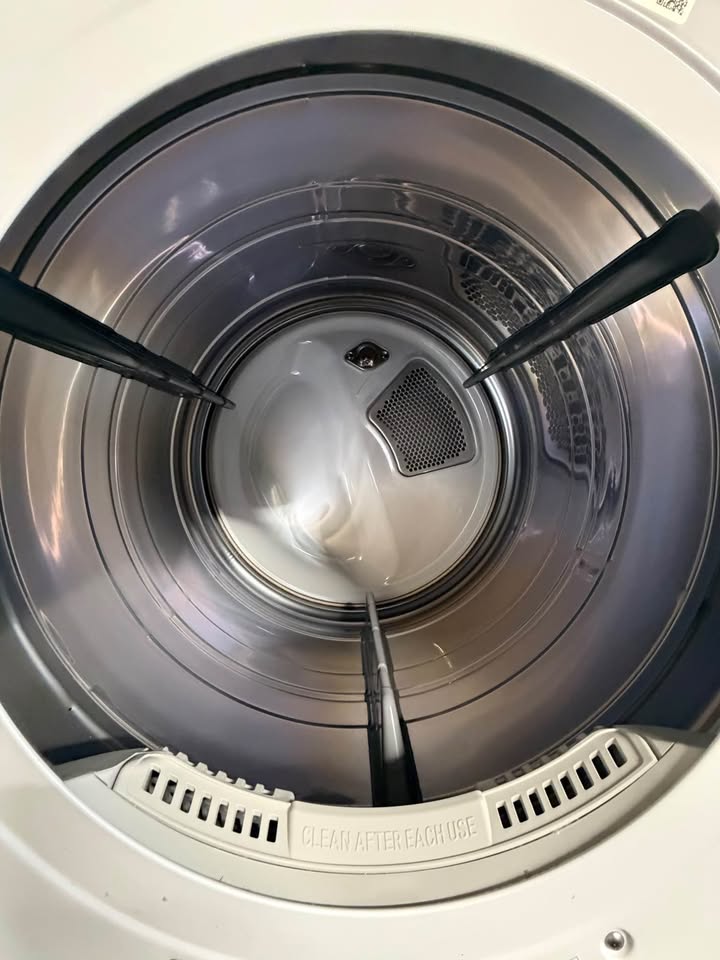 LG - WashTower™ 4.5 Cu. Ft. Front Load Washer & 7.4 Cu. Ft. Electric Dryer with Center Control™, TurboWash™ 360°, TurboSteam™ & ThinQ® Smart Technology - White - WKEX200HWA
