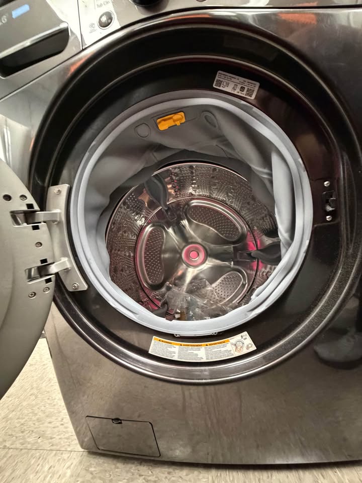 LG 4.5 Cu. Ft. Smart Front Load Washer – Black Steel – WM4000HBA