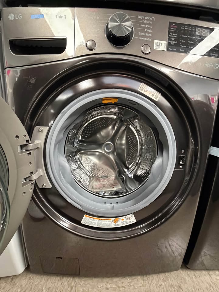LG 4.5 Cu. Ft. Smart Front Load Washer – Black Steel – WM4080HBA