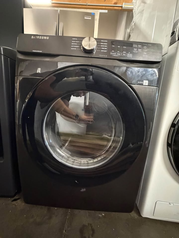 Samsung - 7.5 Cu. Ft. Front Load Gas Dryer with Sensor Dry, 10 Preset Cycles, 3-Way Venting & Smart Care - Brushed Black - DVG45T6000V