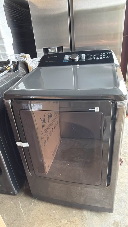 Samsung - 7.4 Cu. Ft. Smart Gas Dryer with Steam Sanitize+, Sensor Dry, Wi-Fi & Reversible Door - Brushed Black - DVG55CG7100V