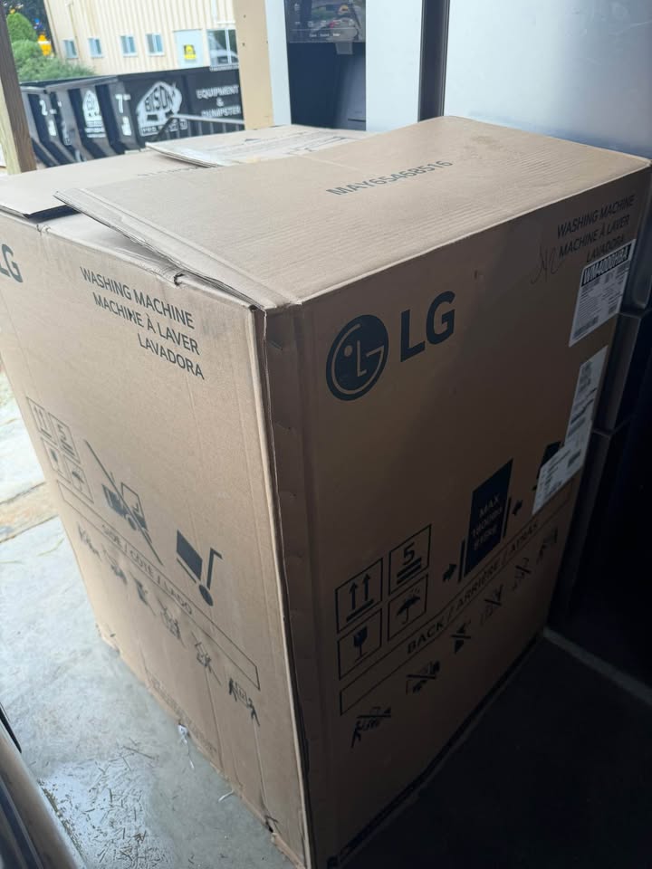 LG - 4.5 Cu. Ft. Ultra Large Capacity Smart Front Load Washer with TurboWash™ 360°, Steam, AI Wash & ThinQ® Wi-Fi - Black Steel - WM4000HBA