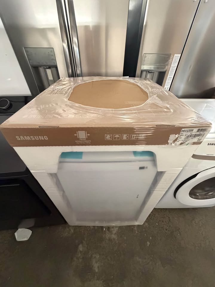 Samsung - 7.2 Cu. Ft. Vented Electric Dryer with Sensor Dry, 8 Preset Drying Cycles & Reversible Door - White - DVE41A3000W