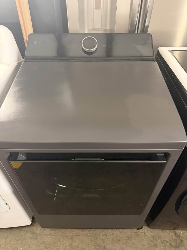 LG - 7.3 Cu. Ft. Smart Electric Dryer with EasyLoad™, TurboSteam™, AI Sensing & Sensor Dry - Matte Black - DLEX8600BE