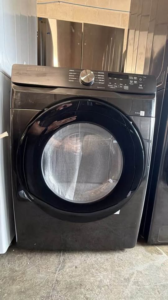 Samsung - 7.5 Cu. Ft. Stackable Electric Dryer with Sensor Dry, Smart Care & Reversible Door - Brushed Black - DVE45T6000V