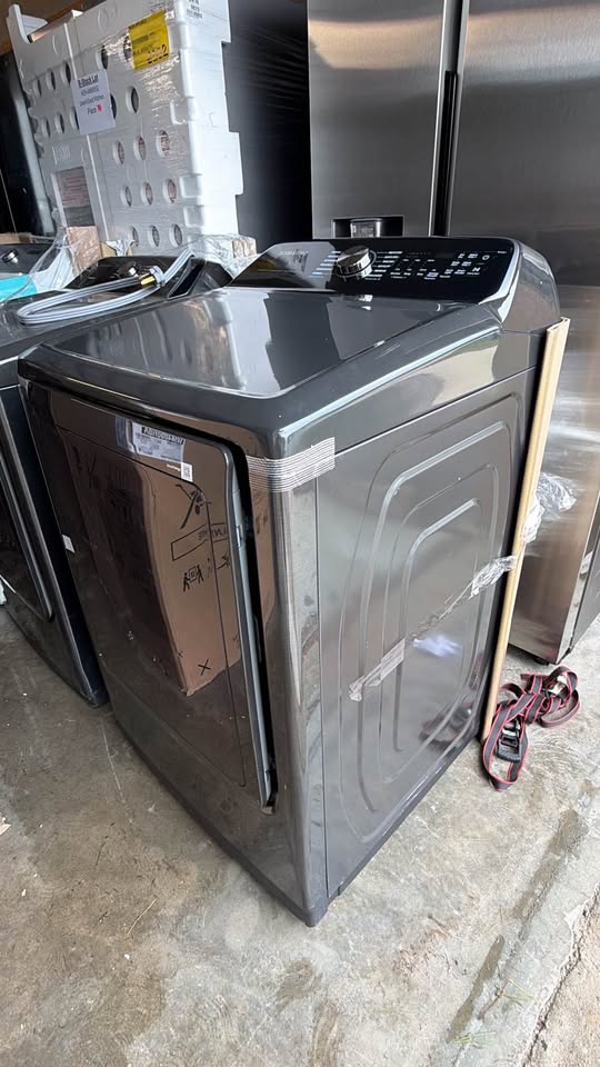 Samsung - 7.4 Cu. Ft. Smart Gas Dryer with Steam Sanitize+, Sensor Dry, Wi-Fi & Reversible Door - Brushed Black - DVG55CG7100V