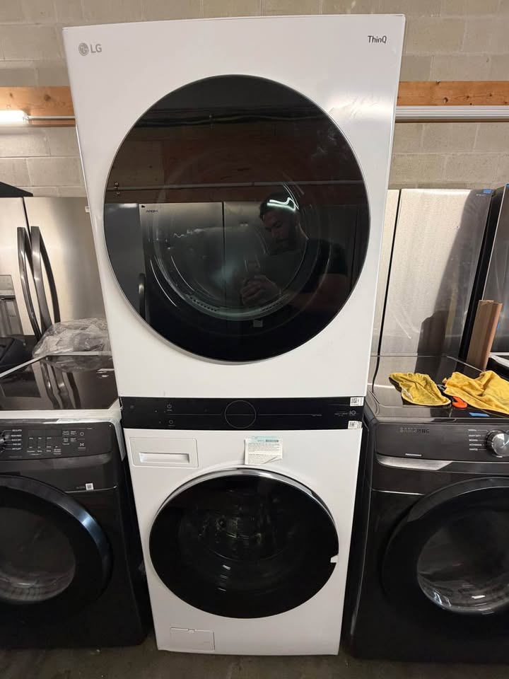 LG - WashTower™ 4.5 Cu. Ft. Front Load Washer & 7.4 Cu. Ft. Electric Dryer with Center Control™, TurboWash™ 360°, TurboSteam™ & ThinQ® Smart Technology - White - WKEX200HWA