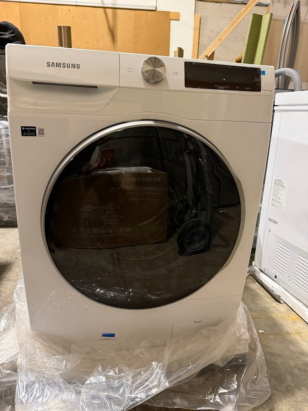 Samsung High Efficiency Front Load Washer WW25B6900AW - Grade A/WH